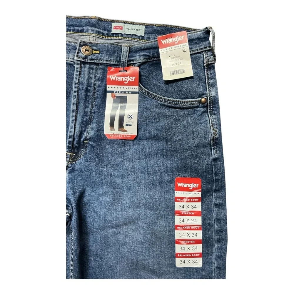 Wrangler - NWT -  Premium Blue Bootcut Jeans Timeless Design
